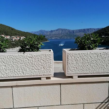 Apartman Ruzica Pucisca Buitenkant foto
