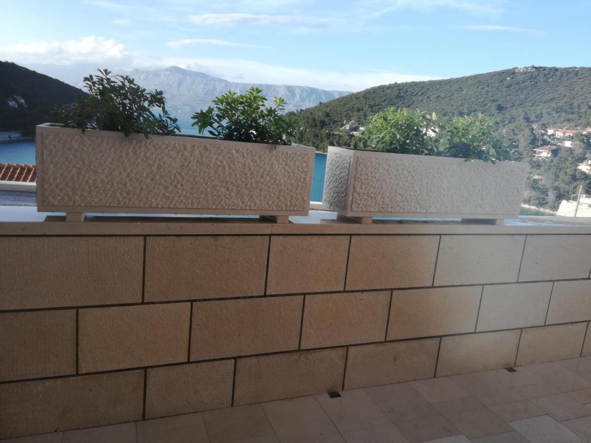 Apartman Ruzica Pucisca Buitenkant foto