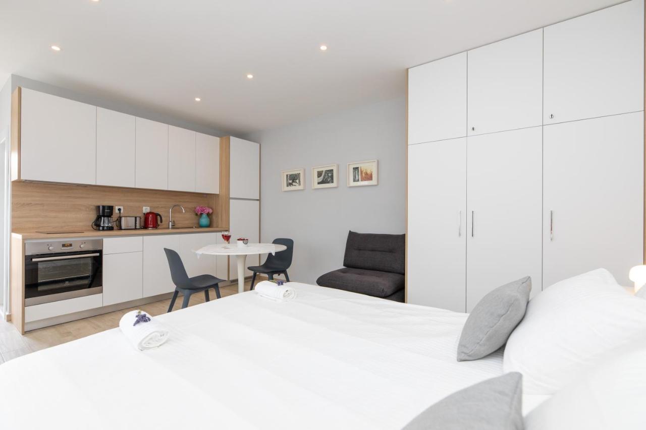 Apartman Ruzica Pucisca Buitenkant foto