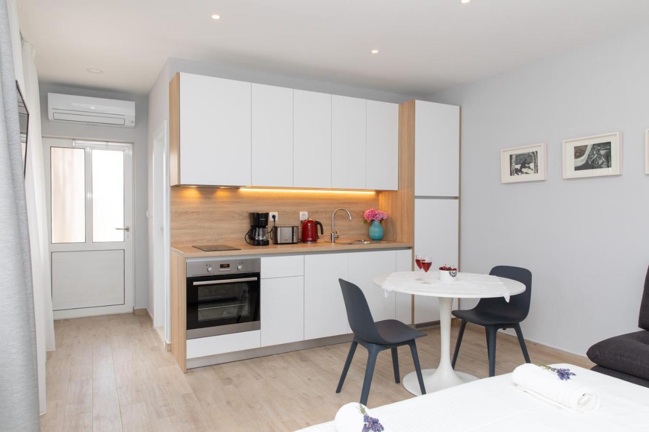 Apartman Ruzica Pucisca Buitenkant foto