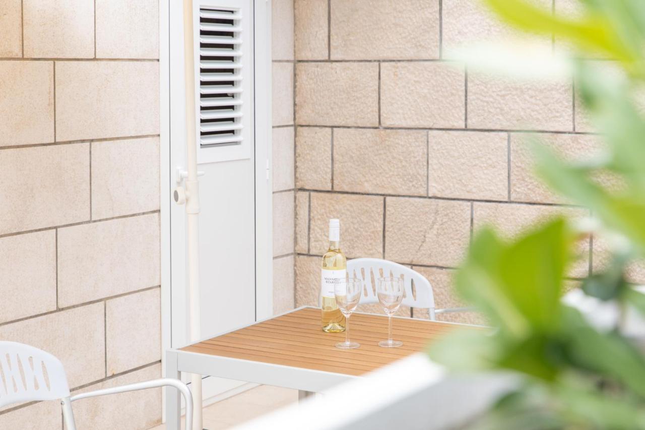 Apartman Ruzica Pucisca Buitenkant foto