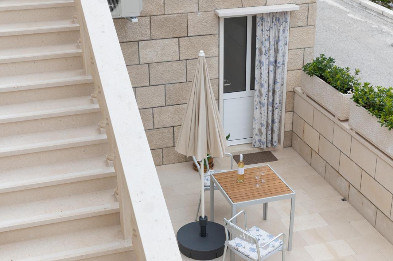 Apartman Ruzica Pucisca Buitenkant foto