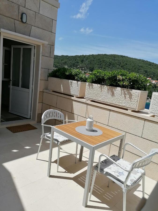 Apartman Ruzica Pucisca Buitenkant foto