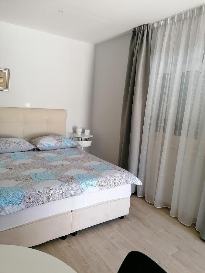 Apartman Ruzica Pucisca Buitenkant foto